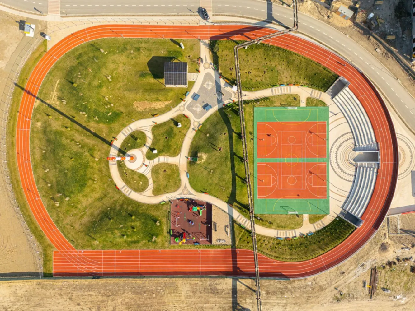 Teren de casă 300 mp – toate utilitățile, zonă ARED lângă AFI - 📍 Localizare excelentă: Cartierul ARED – una dintre cele mai apreciate zone rezidențiale din Arad, la câteva minute de AFI, Atrium Mall,, școli, grădinițe și magazine.
📐 Suprafață teren: 300 mp
🔑 Comision 0 pentru cumpărător
✨ Avantaje și dotări:
Acces direct din 4 străzi diferite – flexibilitate pentru construcție și investiție
Utilități la teren: apă, gaz, curent, canalizare
Posibilitate de construire casă individuală, duplex, P+1+M
Cartier modern, cu infrastructură finalizată și vecini de calitate.

Nu dispui de toată suma? Te ajutăm noi gratuit! Îți obținem oferte de la 16 bănci.

Ai o proprietate de vânzare în Arad și vrei să știi cât valorează cu adevărat?
Sună-mă pentru o evaluare gratuită, fără obligații.

📞 Contact:
Lucian Marc – Consultant imobiliar ARED
Telefon: 0746 093 329
📍 ACASĂ | Agenție imobiliară Arad – Bulevardul Decebal 2, Arad