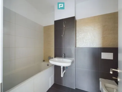 Apartament spațios cu 2 camere în Torontalului