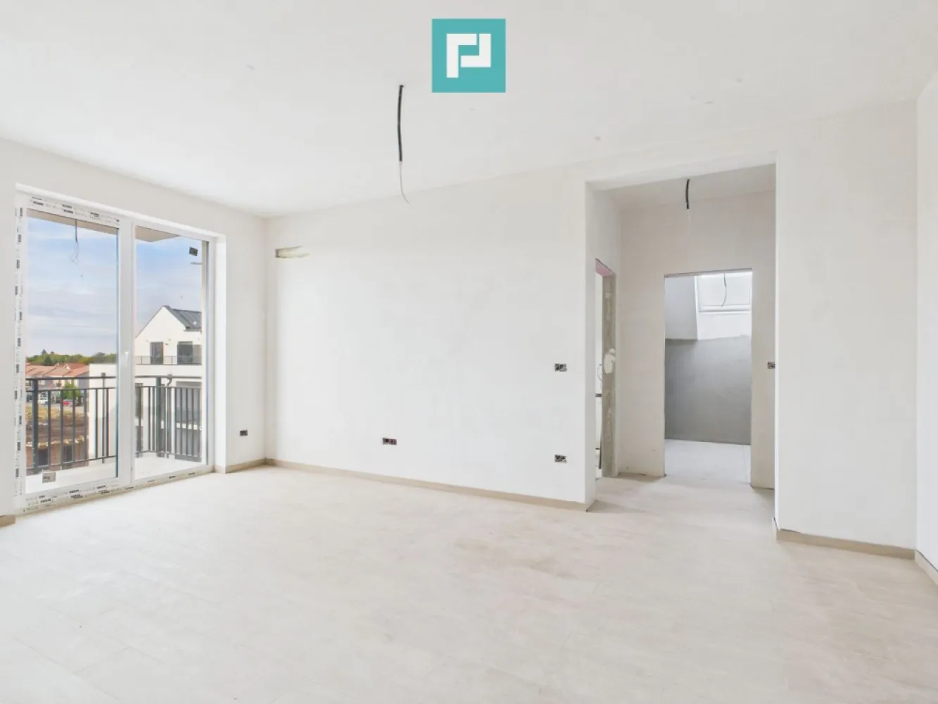 Apartament la mansardă în Freidorf - Shopping City - Apartament la mansarda, modern cu 2 camere – lângă Shopping City Timișoara Aflat la mansardă, acest apartament cochet de 50,05 mp utili (63,20 mp construiți) te cucerește prin conceptul open space și spațiile generoase, oferind o atmosferă caldă, luminoasă și primitoare. Avantaje cheie: Iluminat natural excelent, care creează o stare de bine Design modern, ideal pentru tineri sau cupluri care apreciază confortul Locație excelentă, aproape de Shopping City Timișoara – tot ce ai nevoie, la doar câțiva pași Prețul include TVA și un loc de parcare privat . Un apartament ideal pentru cei care caută intimitate, stil și accesibilitate într-o zonă dinamică a orașului! Consultant imobiliar : Laurentiu Caraman Telefon : 0721824896 Email : laurentiu.caraman@propertylab.ro CP 2754878 }}