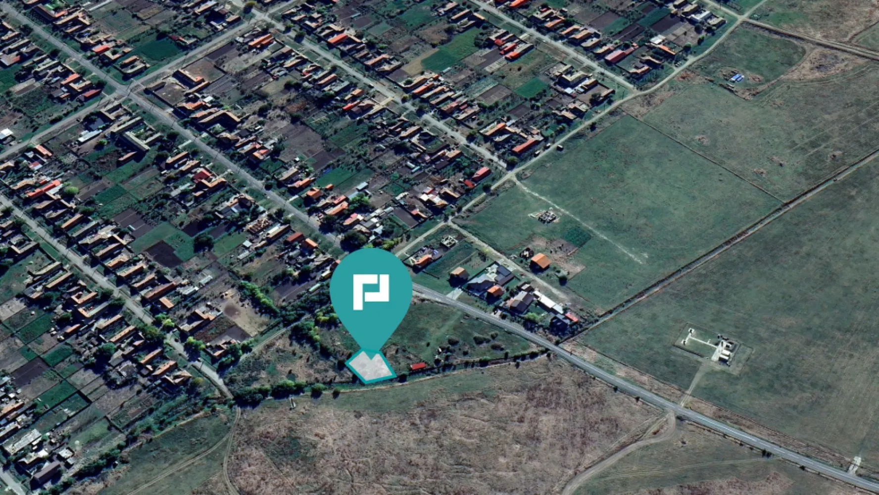 Teren intravilan la Variaș - 40 km de Timișoara - Teren intravilan de 712 mp de vânzare în Variaș – ideal pentru locuință, afaceri sau investiție! Property Lab vă propune un teren excelent situat în Variaș, județul Timiș, cu o suprafață de 712 mp, poziționat aproape de drumul principal , într-o zonă liniștită, perfectă pentru construcția unei case sau pentru investiție. Caracteristici: - Suprafață: 712 mp - Regim: intravilan, curți-construcții - Zonă rezidențială în dezvoltare - Toate utilitățile (apă, canal, curent, gaz) in vecinătate - Acces facil la drumul asfaltat Avantaje: - Locație liniștită, dar bine conectată - Teren drept – ideal pentru construcție - Investiție sigură într-o zonă cu potențial de creștere Pentru mai multe detalii și vizionare: Dina Driment – Property Lab telefon: 0721 869 140 e-mail: dina.driment@propertylab.ro CP2706083 }}