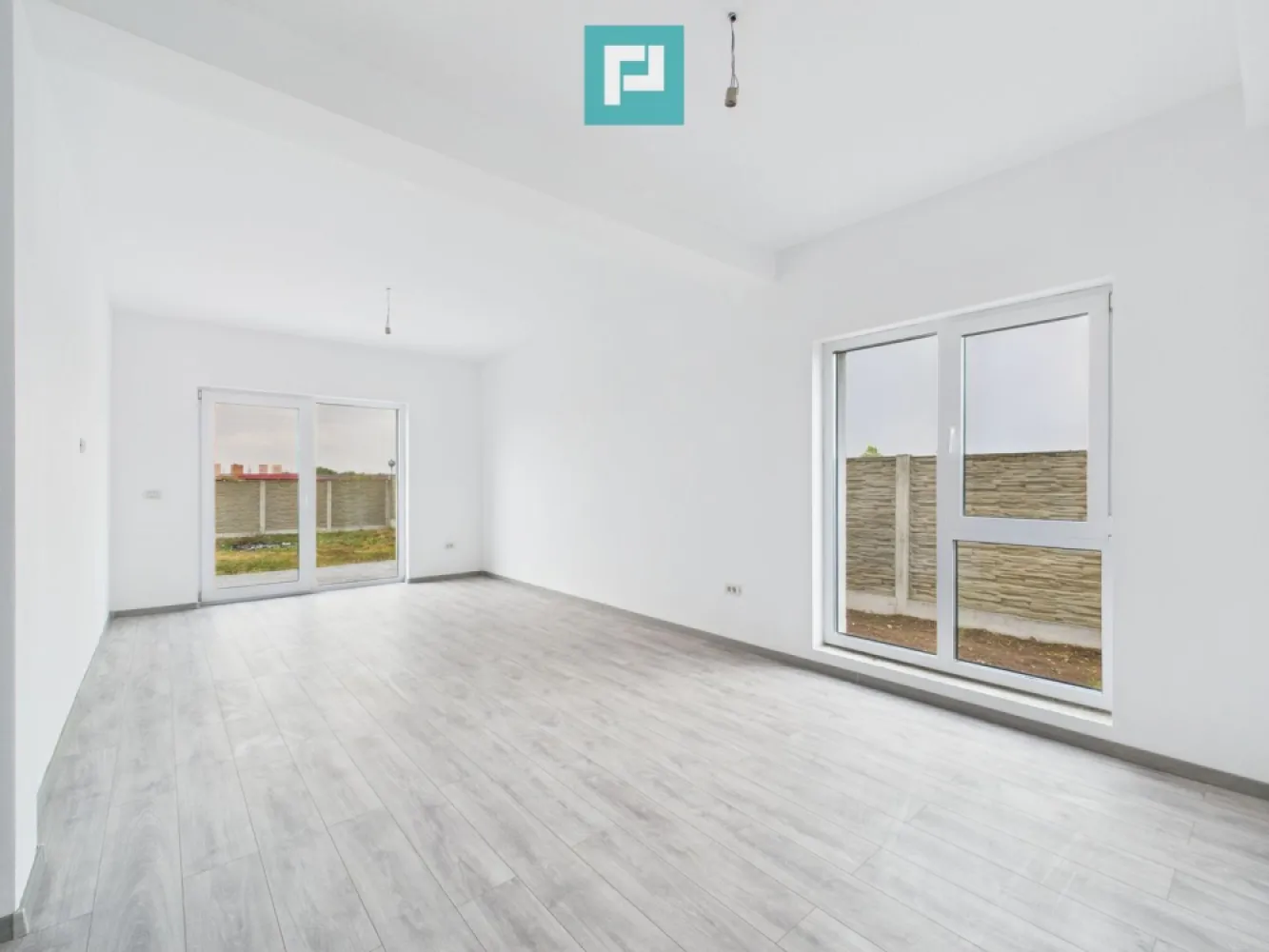 Duplex ultrafinisat cu 3 camere, 3 băi în Pișchia