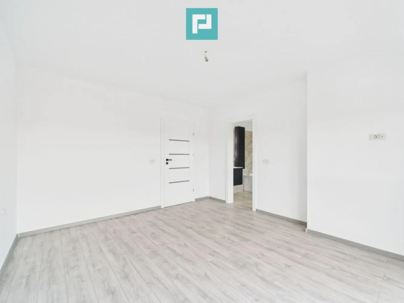 Duplex ultrafinisat cu 3 camere, 3 băi în Pișchia