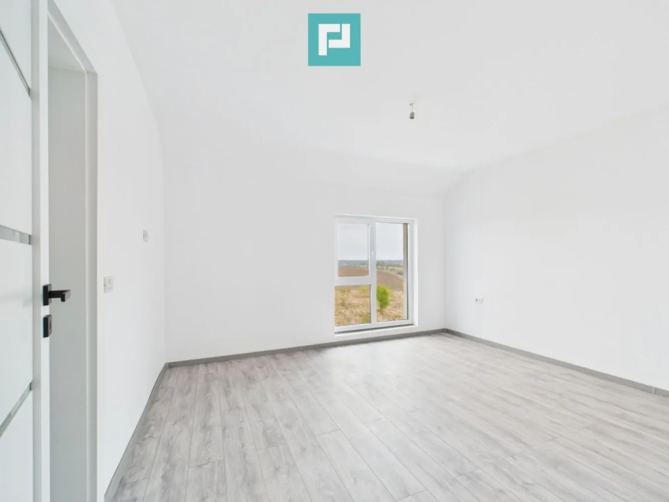 Duplex ultrafinisat cu 3 camere, 3 băi în Pișchia