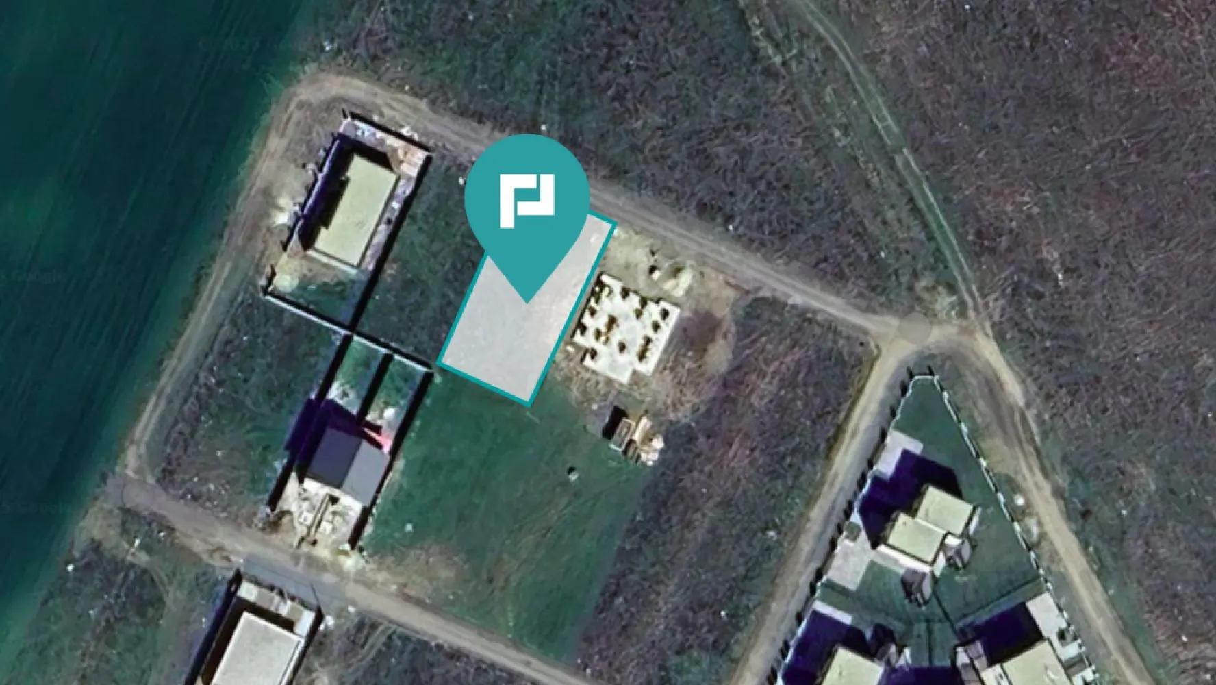 Teren intravilan 612 mp – Moșnița Nouă, Urseni - Oportunitate pentru viitorul tău cămin în Moșnița Nouă – Urseni Îți doreșți un loc liniștit, dar aproape de oraș, unde să-ți construieșți casa visurilor tale? Îți prezentăm un teren intravilan de 612 mp, amplasat într-o zonă rezidențială aflată în plină dezvoltare, cu acces ușor către Timișoara. Localizare: Moșnița Nouă – Urseni Suprafață: 612 mp Destinație: locuințe (maxim 2 unități pe parcelă) Teren neîmprejmuit, pregătit să prindă viață prin proiectul tău. Aici poți da contur visului unei case moderne sau unei locuințe pentru două familii apropiate, într-un cadru plăcut, ferit de agitația orașului, dar totuși aproape de tot ce contează. Dacă simți că acesta poate fi locul unde începe o nouă poveste pentru tine și familia ta, hai să discutăm! Consultant imobiliar : Laurentiu Caraman Telefon : 0721824896 Email : laurentiu.caraman@propertylab.ro CP2696324 }}