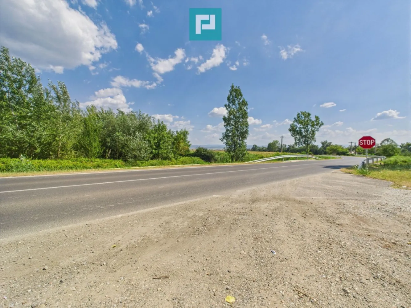 Teren extravilan de 5.219 mp în Geoagiu la șosea - Oportunitate rară în Geoagiu! Teren extravilan 5.219 mp, chiar la șosea – perfect pentru investiție inteligentă Dacă aștepți momentul potrivit pentru o investiție sigură, cu potențial real de creștere, acesta este acel moment. Aici ai loc, vizibilitate și libertatea de a transforma acest teren într-un proiect profitabil – fie el industrial, agricol, comercial sau turistic, în frumoasa zonă a orașului Geoagiu, care îți oferă exact acel sentiment de început promițător. Poziționat într-o zonă liniștită, dar în același timp accesibilă, terenul îți permite să vezi clar viitorul proiect pe care îl poți ridica aici—fie că te gândești la o investiție sigură, la o dezvoltare turistică sau la o afacere în creștere. Acces direct la șosea – ideal pentru logistică și vizibilitate Suprafață generoasă: 5.219 mp – potrivit pentru proiecte variate Zonă în plină dezvoltare – un loc unde investițiile încep să înflorească Dacă îți dorești un teren care îmbină potențialul investițional cu liniștea specifică zonei, aici ai ocazia perfectă. Dă-mi un semn și îți ofer cu drag toate detaliile de care ai nevoie. Poate chiar aici începe următorul tău proiect de succes Consultant imobiliar : Laurentiu Caraman Telefon : 0721824896 Email : laurentiu.caraman@propertylab.ro CP2664906 }}