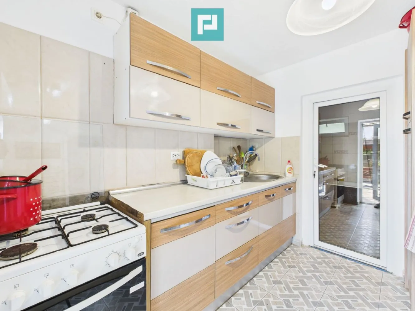 Casă 4 camere centru Vinga