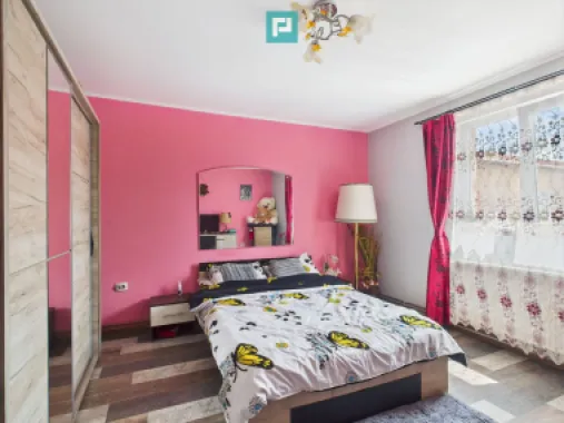 Casă spațioasă cu grădină în Topolovățu Mare