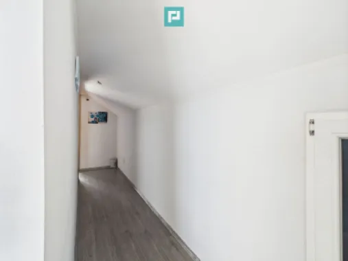 Casă spațioasă cu grădină în Topolovățu Mare