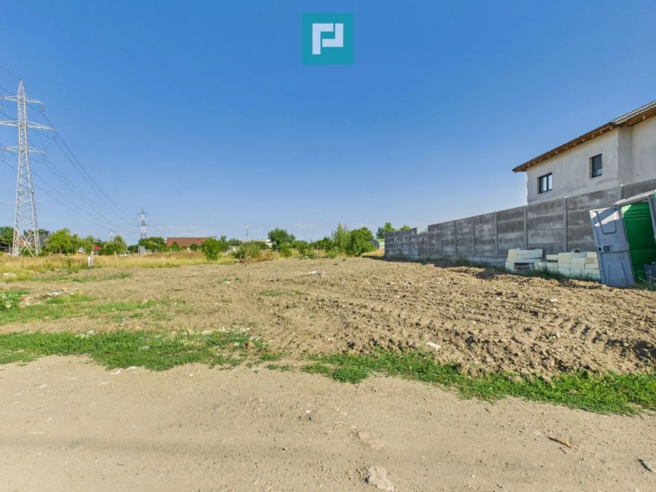 Loc de casă în cartierul rezidențial Gai - Vă prezint spre vânzare un teren intravilan/loc de casă în cartierul rezidențial – Gai, Arad Descoperă oportunitatea perfectă pentru viitorul tău cămin într-o zonă liniștită și totodată bine conectată – în cartierul rezidențial Gai, la doar câțiva pași de Mănăstirea Sfântul Simion Stâlpnicul! 607 mp - zonă rezidențială - utilități la limită de proprietate Suprafață: 607 mp – ideal pentru construcția unei case de familie cu grădină spațioasă sau a unui spațiu comercial cu potențial maxim- spălătorie auto, benzinărie, supermarket, grădiniță, depozit, etc. Regim de înălțime permis: P+1 - potrivit pentru casă individuală sau duplex Teren drept, cu acces facil la drum public Utilități: curent electric pe teren, apă, gaz și canalizare la doar 2 metri – racordare facilă Vecinătăți de calitate: case noi, familii tinere, comunitate liniștită și în plină dezvoltare Cadru natural plăcut și aer curat, datorită proximității mănăstirii și zonelor verzi Investiție sigură, fie că vrei să construiești imediat, fie că dorești să cumperi acum și să vinzi la un preț mai mare în viitor! Preț atractiv! Grăbește-te – terenurile bune din zonă se vând rapid! Sună acum pentru detalii și vizionare! Jeanina Câmpan consultant imobiliar Propertylab Telefon: 0760672985 Sau scrie-mi pe email: jeanina.campan@propertylab.ro Loc de casă în cartierul rezidențial Gai CP2644393 }}