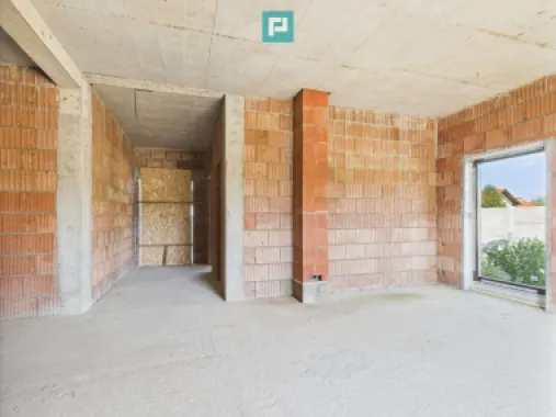 Casă la roșu pe parter - Moșnița Veche