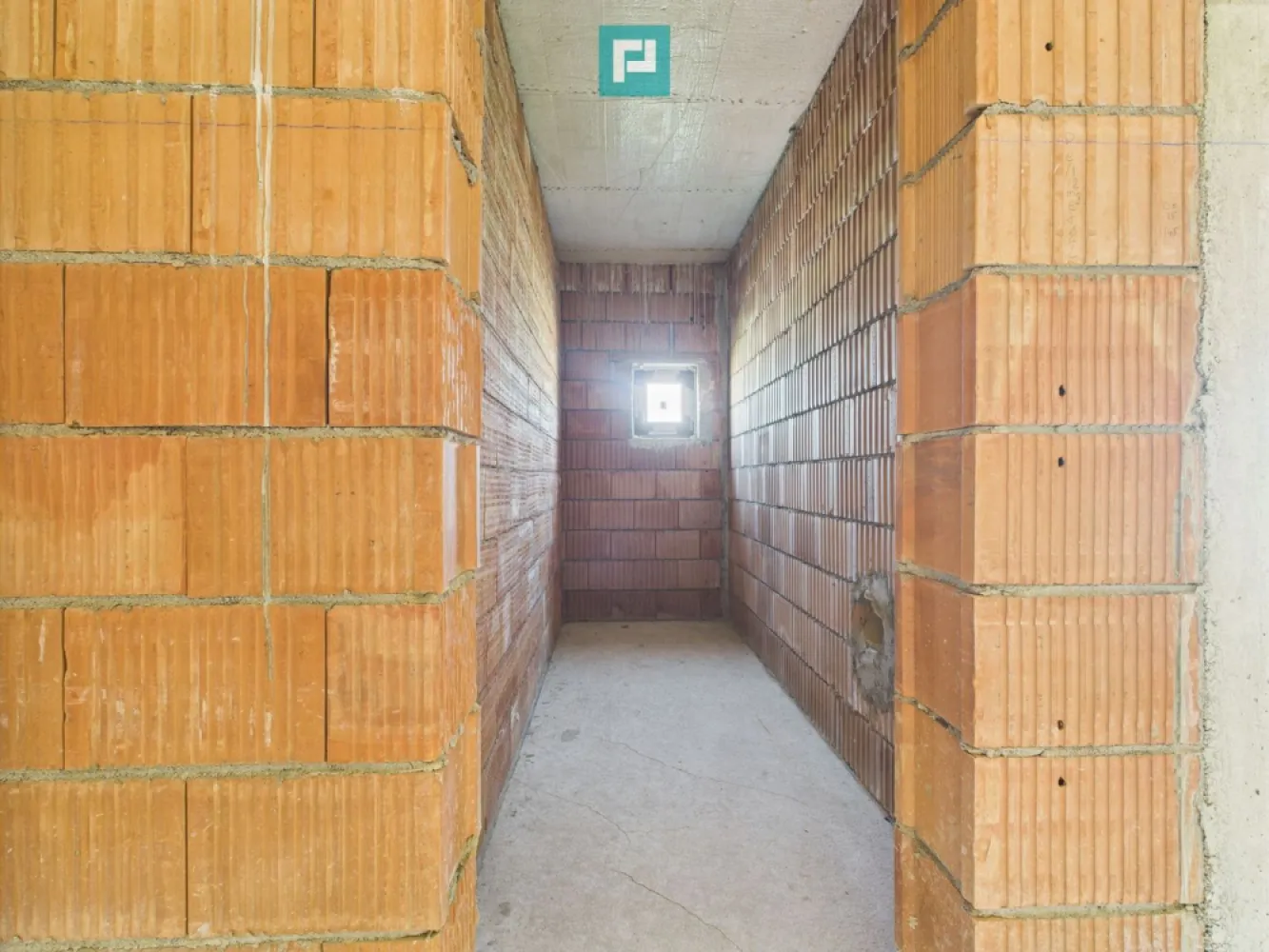 Casă la roșu pe parter - Moșnița Veche