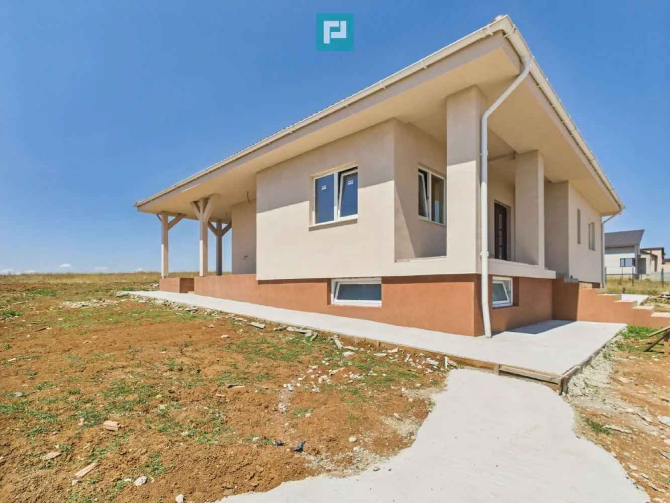 Casă individuală pe parter, Pișchia - Casă individuală pe parter, construită cu suflet – Pișchia, zonă rezidențială nouă Vă prezentăm o proprietate deosebită, situată într-o zonă liniștită și în plină dezvoltare din Pișchia, ideală pentru cei care își doresc confort, intimitate și libertatea de a-și crea acasă după propriul vis. Caracteristici principale: - Suprafață utilă: 100 metri utili, dispusă complet pe parter - Beci generos de 45 mp – perfect pentru depozitare, cramă sau hobby-uri - Teren generos de 804 mp – loc suficient pentru piscină, foișor, grădină sau loc de joacă - Construcție solidă, nu a fost destinată vânzării, ci pentru uz personal – ceea ce garantează o calitate atentă a execuției și materialelor - Poziționare excelentă: aproape de șoseaua principală, dar ferită de agitație Proprietatea se poate achiziționa și la cheie, cu un buget estimat de 40.000 €, stabilit de proprietar, în funcție de preferințele cumpărătorului. Prețul final al proprietății va fi 170 000 €, fără gard inclus. Aceasta este o oportunitate ideală pentru cei care doresc să se mute direct într-o locuință complet finisată, fără grija lucrărilor de amenajare. O proprietate ideală pentru: - Familii cu copii care caută spațiu, aer curat și siguranță - Cupluri care doresc o casă departe de agitația orașului, dar cu acces rapid către Timișoara - Persoane care își doresc o curte mare, personalizabilă după stilul de viață - Clienți care vor să evite compromisurile și să-și pună amprenta proprie asupra finisajelor Această casă este mai mult decât o locuință – este o fundație pentru viitorul tău. Te așteaptă să o transformi în „acasă”! Pentru detalii și programări, nu ezita să mă contactezi Daniela Ianc – Consultant Imobiliar Property Lab telefon : 0722375289 e-mail : daniela.ianc@propertylab.ro CP2610208 }}