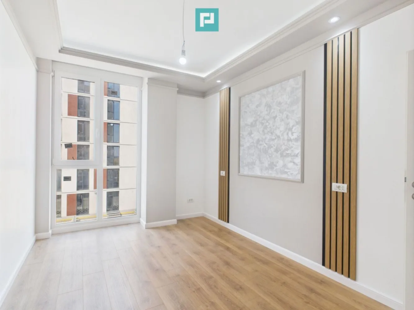 Apartament cu 3 camere în Calea Torontalului - Vă oferim spre vânzare un apartament cu 3 camere, situat într-o zonă liniștită și în plină dezvoltare. ~ Localizare : • Zona Torontalului – cartier liniștit, cu acces facil către punctele de interes și mijloace de transport în comun. ~ Detalii apartament : • Suprafață utilă: 55 mp • Decomandat • Etaj 2 într-un imobil dotat cu 2 lifturi ~ Dotări și finisaje : • Centrală proprie pe gaz • Încălzire în pardoseală – confort sporit în sezonul rece • Aer condiționat – pentru confort pe tot parcursul anului • Finisaje moderne de calitate superioară • Detalii de design cu bandă LED, ce oferă o ambianță plăcută și contemporană ~ Apartamentul se predă într-o stare excelentă, gata pentru mutare – fără bătăi de cap cu renovări ! ~ Potrivit atât pentru locuință proprie, cât și pentru investiție (închiriere pe termen lung sau scurt). ~ Suna-mă acum pentru detalii suplimentare și vizionări : • Marian Dobre - Consultant Imobiliar Property Lab Timișoara • Telefon: 0773 700 389 E-mail: marian.dobre@propertylab.ro Cod Proprietate: 2604329 }}