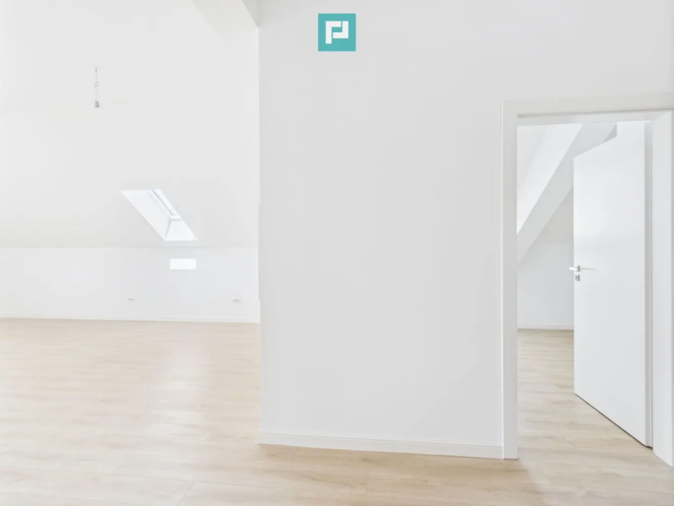 Apartament 3 camere , 2 băi , zona Freidorf - Dacă îți dorești un apartament, bine compartimentat , acest apartament este alegerea ideală. Suprafață utilă: 77.7 mp Terasă generoasă – 20 mp , spațiu perfect pentru relaxare Detalii importante: - 3 camere spațioase - Dressing – loc suficient pentru organizare - Bucătărie și living luminos - Băi bine gândite - Apartamentul este construit din cărămidă – izolat termic si fonic - Centrală termică proprie – eficiență și economie - Tâmplărie PVC și geamurile tripan de calitate superioară Apartamentul se află la mansardă, oferind intimitate și o priveliște deosebită, ideală pentru cei care caută liniște și un spațiu diferit de apartamentele standard. Un apartament la înălțime, pentru cei care apreciază confortul, liniștea și o vedere spectaculoasă. Oferim consultanță gratuită pentru obținerea celui mai avantajos credit! Pentru mai multe informații sau pentru a programa o vizionare: Dina Driment – Consultant Imobiliar Property Lab 0721 869 140 dina.driment@propertylab.ro CP2603105 }}