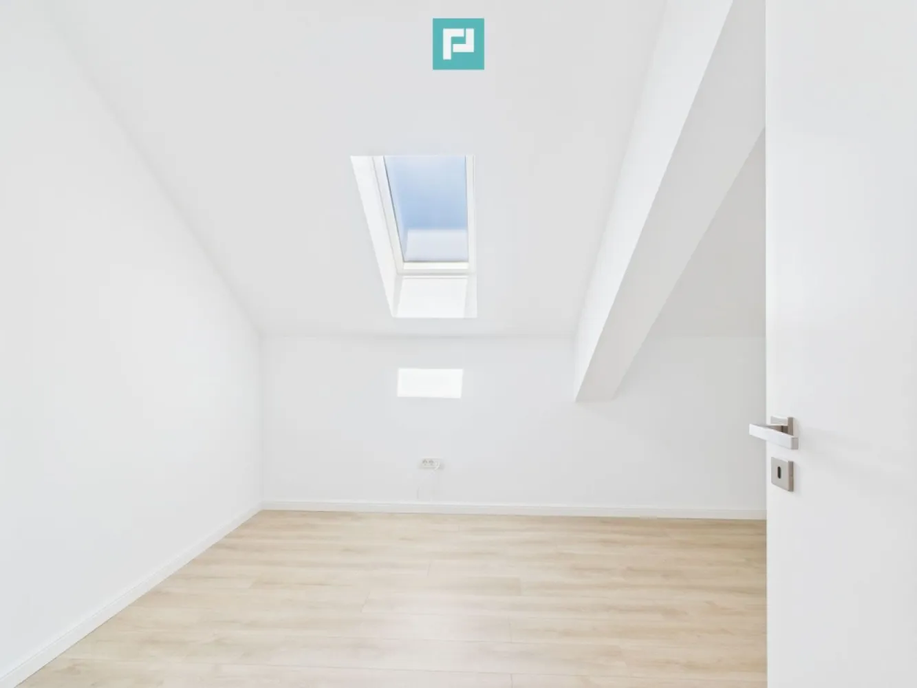 Apartament 3 camere , 2 băi , zona Freidorf