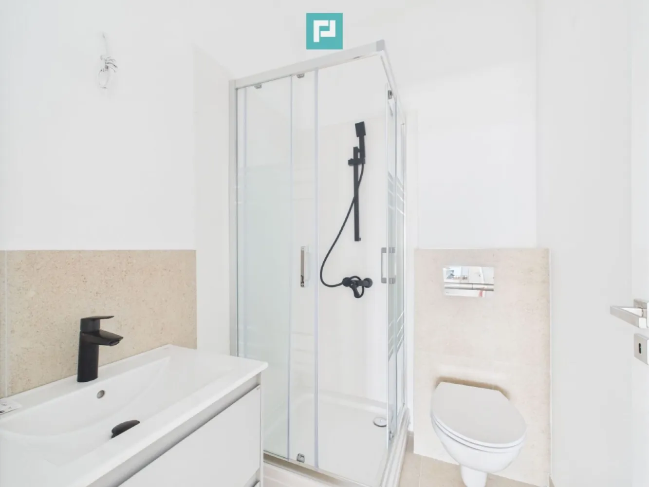 Apartament 3 camere , 2 băi , zona Freidorf