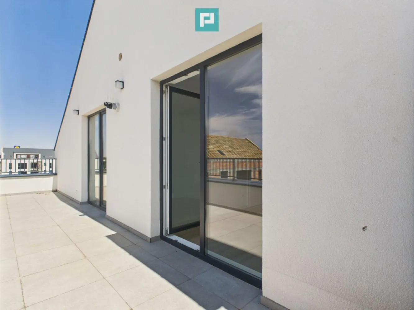 Apartament 3 camere , 2 băi , zona Freidorf