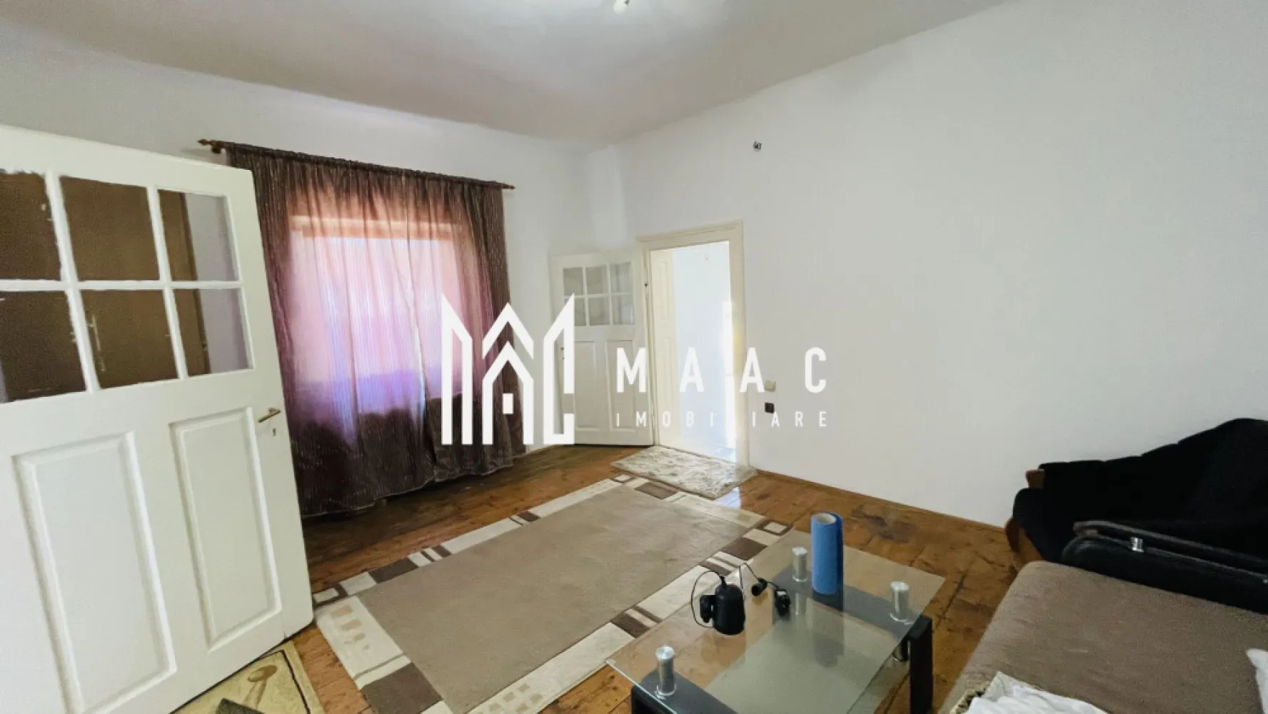 Casa Individuala I 100 MP Utili I teren 600 MP | Turnisor - MAAC Imobiliare vă propune spre vânzare o casă individuală situată în cartierul Turnișor, amplasată într-o zonă liniștită, potrivită pentru locuire, cu acces facil către școli, grădinițe și alte puncte de interes din apropiere.

Locuința are o suprafață utilă de 100 mp și este compartimentată eficient pentru a oferi un spațiu confortabil și funcțional pentru întreaga familie. Compartimentarea interioară include camere bine dimensionate, potrivite atât pentru locuire permanentă, cât și pentru amenajarea unui spațiu modern și practic.
-2 dormitoare
-living
-bucătărie
-baie

Proprietatea este amplasată pe un teren generos de 620 mp, dintre care curtea liberă are o suprafață de aproximativ 480 mp, oferind multiple posibilități de amenajare pentru grădină, zonă de relaxare sau spațiu pentru activități în aer liber.

Casa se află într-o zonă rezidențială liniștită din Turnișor, apreciată pentru accesul facil către unități de învățământ, magazine și alte facilități urbane, fiind o alegere potrivită pentru familiile care își doresc confort și spațiu într-un cadru plăcut.

Pentru mai multe detalii, vă rugăm să menționați telefonic că ați văzut anunțul cu CP1547452.