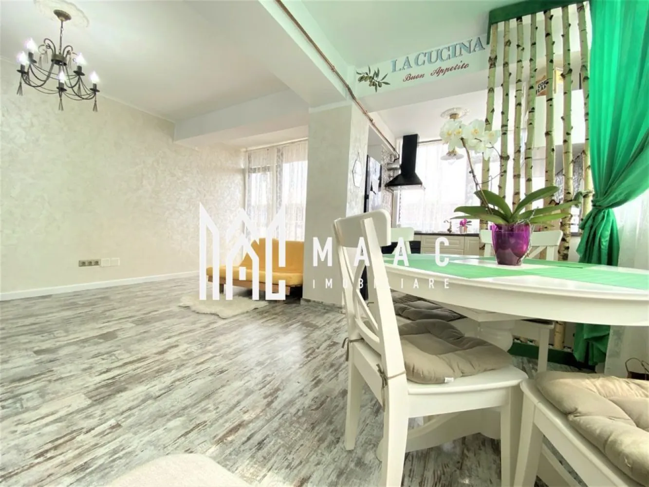 Apartament 3 camere | 70 mp utili | Balcon | Parcare | Doamna Stanca