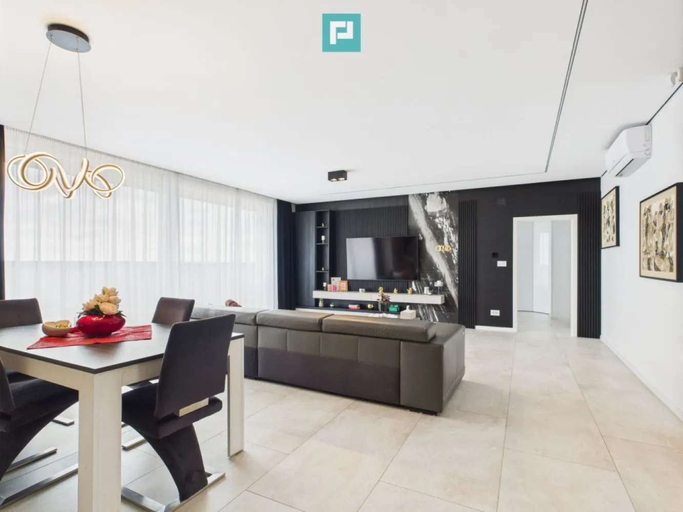 Penthouse premium , Torontalului - Oaza ta de sus - Penthouse premium , Torontalului Oferim spre vânzare un apartament elegant de 106 mp utili, inteligent compartimentat, situat la etajul 9, cu ferestre ample care oferă o priveliște deosebită asupra orașului. Apartamentul se află în Complexul Campeador , o reședință exclusivistă de nouă etaje, amplasată foarte aproape de punctele de interes ale Timișoarei. Aici, te bucuri de un stil de viață dinamic și echilibrat, cu acces rapid la restaurante, cafenele, spații verzi și zone de recreere. Arhitectura și designul inteligent al locuinței creează un ambient rafinat, unde confortul se îmbină perfect cu natura și energia orașului. Confort și Design Apartamentul este proiectat pentru a oferi confort și funcționalitate, dispunând de: - Un hol de acces primitor - Un dormitor matrimonial cu baie proprie, oferind intimitate și confort - Un dormitor suplimentar luminos, ideal pentru familie sau birou acasă - O a doua baie modernă, finisată cu materiale premium - Un living generos cu bucătărie open-space si loc de luat masa, perfect pentru momente petrecute în familie - O terasă de 30 mp, perfectă pentru relaxare în aer liber și pentru a admira priveliștea urbană Un apartament complet mobilat și utilat ,care îți oferă spațiu, lumină și un cadru relaxant pentru familia ta. Pentru mai multe informații si vizionari nu ezitați sa ne contactați ! Dina Driment - consultant imobiliar Property Lab Telefon : 0721869140 e-mail: dina.driment@propertylab.ro CP2588651 }}