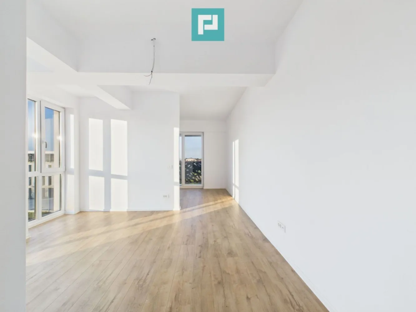 Apartament cu 2 camere | Bloc Nou | Zona Aradului - Apartament cu 2 camere | Construcție Nouă 2025 | Zona Aradului, Timișoara ~ Cauți un apartament modern, bine compartimentat și amplasat într-una dintre cele mai căutate zone din Timișoara ? ~ Acest apartament este ideal pentru tineri profesioniști, cupluri sau pentru o investiție sigură. ~ Caracteristici principale : • Suprafață: ~ 43 mp + balcon ~ 4 mp • Etaj: 3 din 4 • Lift • Clădire finalizată în 2025 • Finisaje moderne • Încălzire în pardoseală și centrală proprie • Baie cu geam • Bucătărie închisă • Geamuri tripan și izolație exterioară • Balcon și vedere panoramică • Loc de parcare subteran - disponibil opțional (9.000 euro) ~ Locație : • Zona Aradului oferă acces rapid la mijloace de transport, supermarketuri, servicii și zone office, fiind una dintre cele mai sigure opțiuni pentru locuire sau investiție. ~ Suna-mă acum pentru detalii suplimentare și vizionări : • Marian Dobre – Consultant Imobiliar PropertyLab Timișoara • Telefon: 0773 700 389 E-mail: marian.dobre@propertylab.ro Cod Proprietate: 2583605 }}