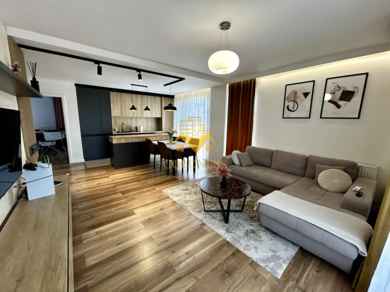 3 Camere decomandate, Lux, Parcare, Lidl, The Office, NTT Data, Lidl - GOLDNESS Imobiliare vă propune spre închiriere un apartament cu 3 camere complet mobilat și utilat, la etajul 4 într-un imobil de 4 etaje, în Cartierul Marasti.
Parcare subterana inclusa!
Se află în apropierea stațiilor de transport în comun, magazine, restaurante, spații verzi, farmacii, etc. 

Apartamentul este compartimentat astfel:
 - dormitor cu pat matrimonial, dressing, noptiere, iesire pe balcon
 - dormitor cu pat matrimonial, dressing, noptiere, iesire pe balcon
 - living cu bucatarie open space complet utilată și mobilată, canapea extensibilă, loc de servit masa, iesire pe terasa
 - baie cu dus walk-in, calorifer port prosop și dulap pentru depozitare, hol cu spatii pentru depozitare, iesire pe terasa
 - doua terase de 13 mp si 10 mp si un balcon de 5 mp
 - hol cu dulapuri generoase pentru depozitare

Imobilul este dotat cu toate cele necesare- centrală proprie, frigider, aragaz, hotă, mașină de spălat haine, etc. 

Dacă sunteți interesați de acest apartament și doriți să îl vizionați, dar și pentru alte oferte nu ezitați să ne contactați telefonic sau prin e-mail. Vă stăm la dispoziție!
Pentru intermediere se percepe un comision de 50% din prețul chiriei!