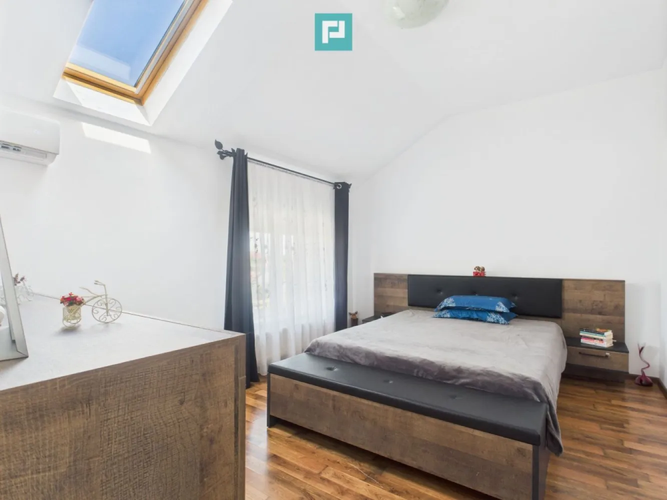 Apartament deosebit cu 3 camere , zona Fratelia