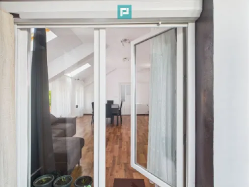 Apartament deosebit cu 3 camere , zona Fratelia