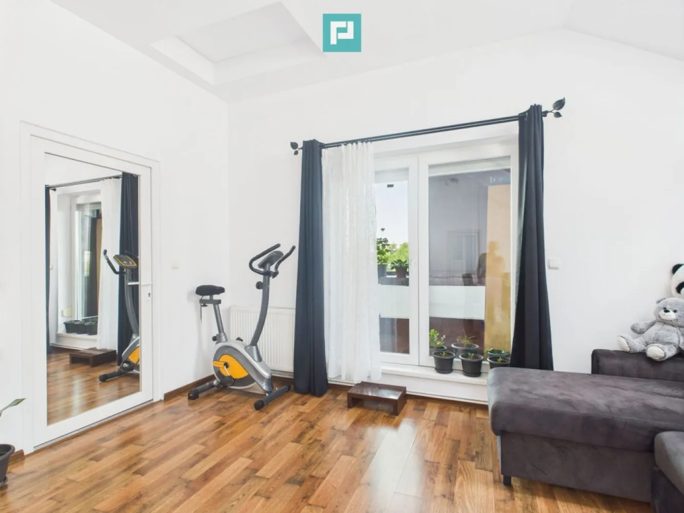 Apartament deosebit cu 3 camere , zona Fratelia