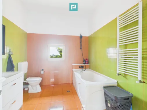 Apartament deosebit cu 3 camere , zona Fratelia