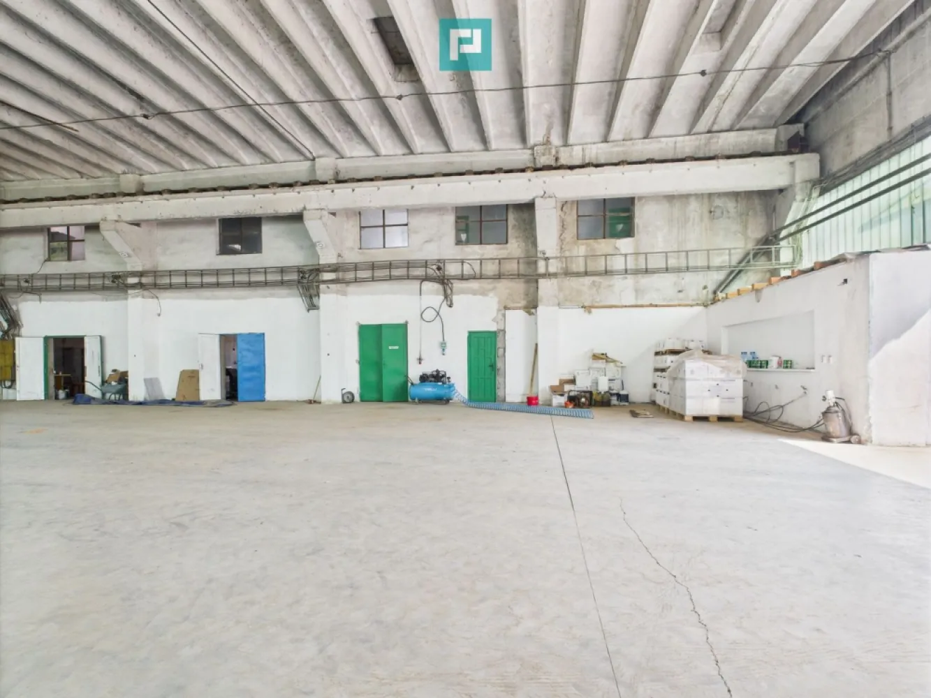 Complex industrial cu hale și teren în Orțișoara - O oportunitate unică : complex industrial complet funcțional, cu acces facil către infrastructura rutieră principală , ideală pentru producție, logistică sau investiție . Situată la doar 20 km de Timișoara, această proprietate este alegerea perfectă pentru companii care caută spațiu generos, utilități complete și acces excelent. Suprafață teren: aproximativ 6 hectare intravilan Construcții existente: hale și spații cu suprafețe diverse Înălțime hale: dotate cu pod rulant, între 3,5 m și 8 m înălțime Proprietatea include: - Halele industriale - Birouri amenajate - Magazii și spații de depozitare - Garaje - Grupuri sanitare - Platformă betonată - Acces TIR direct - Curent trifazic, apă, canal, gaz – toate utilitățile sunt pe proprietate Destinații posibile: - Parc logistic - Centru de producție industrială - Depozit regional - Investiție pentru închiriere spații multiple Preț: 4.000.000 euro negociabil Pentru detalii și vizionare: Dina Driment – Consultant Imobiliar Property Lab Telefon : 0721 869 140 E-mail : dina.driment@propertylab.ro CP2540332 Investește într-o proprietate cu potențial real, într-o zonă industrială strategică! }}