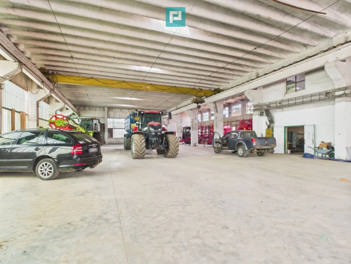 Complex industrial cu hale și teren în Orțișoara