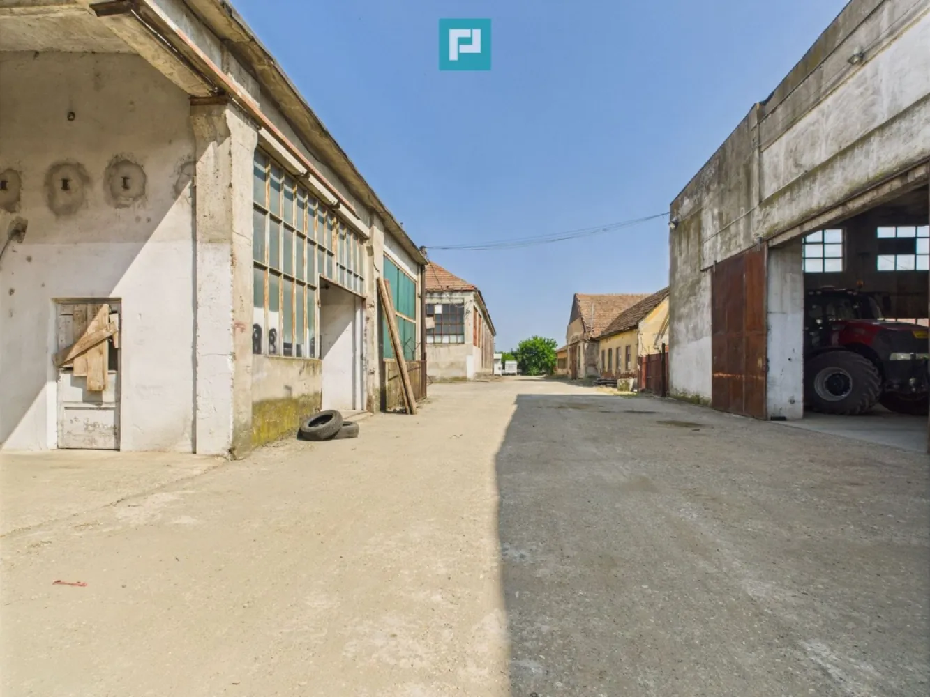 Complex industrial cu hale și teren în Orțișoara