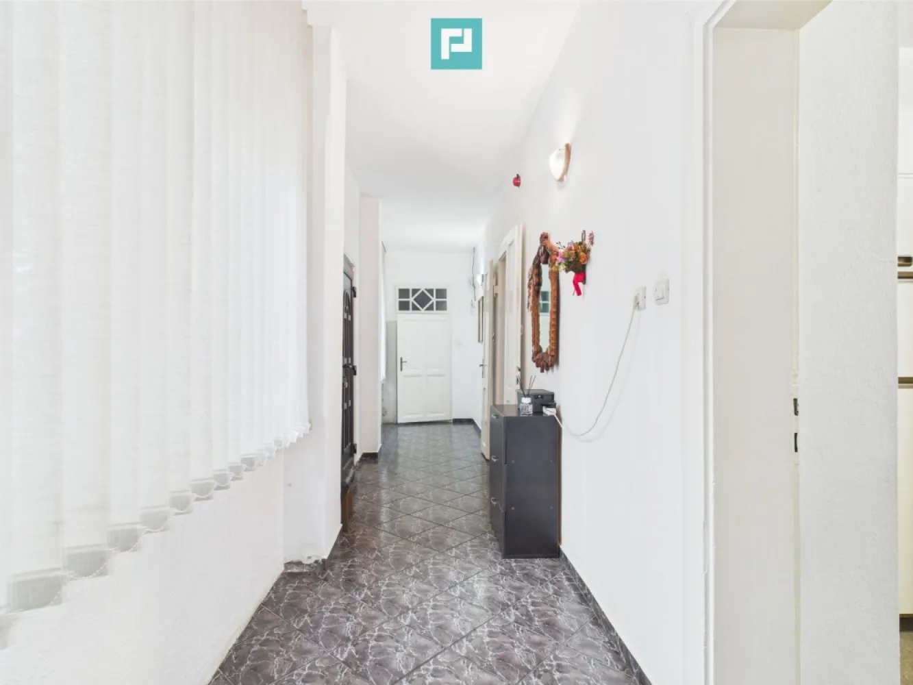 Casă Individuală cu spațiu comercial - Variaș