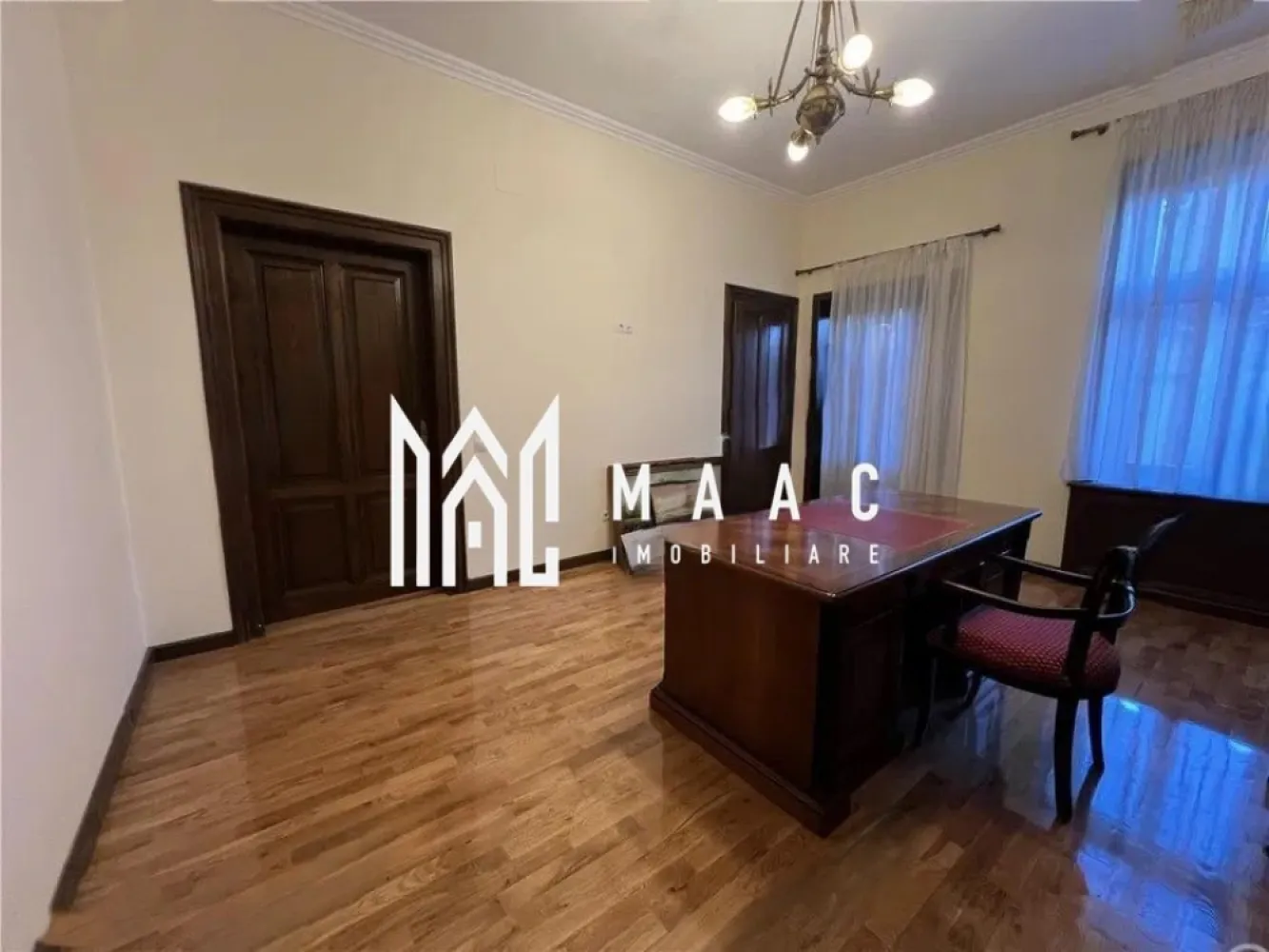 Spatiu birouri | Renovat | 85 MPU | Bld. Victoriei - MAAC Imobiliare vă propune spre închiriere un spațiu de birouri, complet renovat, situat pe Bulevardul Victoriei din Sibiu. Caracteristici: Suprafață utilă: 85 mp Două băi Acces facil prin lift Renovat complet în anul 2025 Contorizare separată a utilităților, în funcție de etaj Acces separat pentru fiecare nivel al clădirii Compartimentare Două spații principale de birouri Birou open-space Birou secundar de 23,50 mp Două băi, cu suprafețe de 7,10 mp și 7,30 mp Renovări și dotări Renovarea din 2025 a avut ca obiectiv transformarea mansardei într-un spațiu de birouri Termoizolație realizată cu vată minerală Instalații sanitare, electrice și de canalizare complet refăcute Băi complet utilate Lift instalat pentru acces facil la etajele superioare Prize și întrerupătoare montate conform cerințelor de birou Uși, parchet și tâmplărie din lemn masiv Stâlpii de susținere placați cu lemn masiv Localizare Imobilul este situat într-un punct strategic al orașului Sibiu, cu acces rapid către: Primăria Sibiu – corpul central și corpul secundar Direcția Fiscală Locală Numeroase birouri notariale, de avocatură și alte instituții conexe Parcul Sub Arini, cel mai mare parc din oraș Condiții de închiriere Chirie lunară: 1.500 euro + TVA, negociabil Se percepe o lună de garanție. Pentru mai multe detalii precizati telefonic ca ati vazut anuntul cu ID: CP2857076 }}