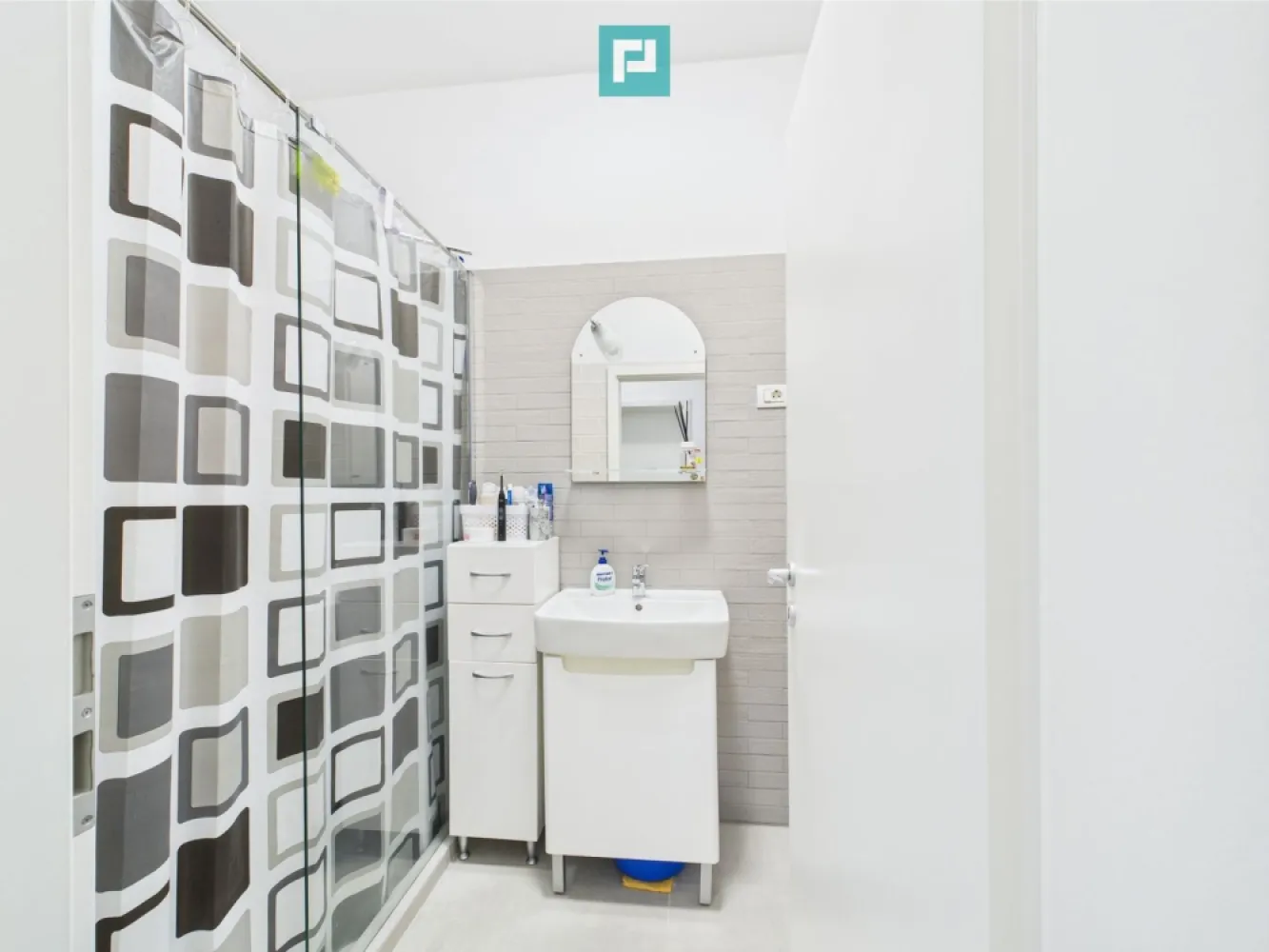 Apartament 2 camere | 2 parcări | Zona Buziașului