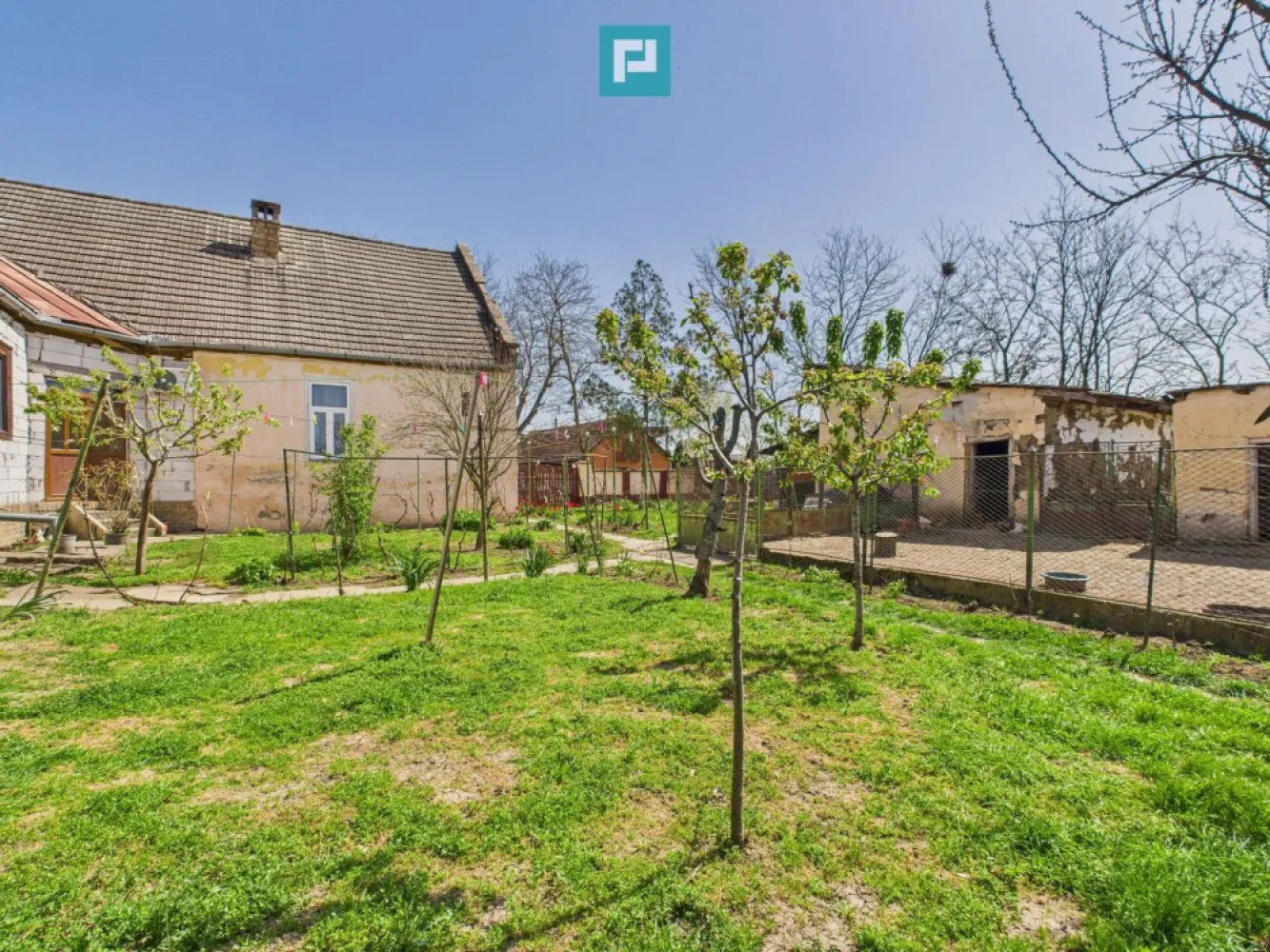 Casă cu grădină mare la 30 km de Timișoara