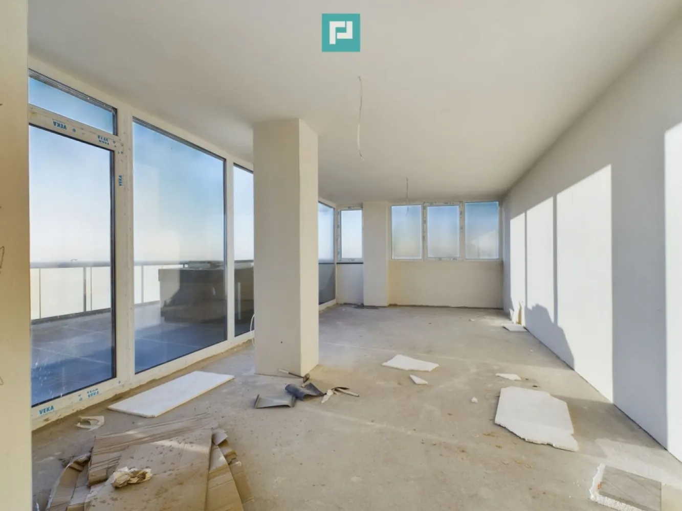 Penthouse 3 camere, terasă 103 mp, Torontalului