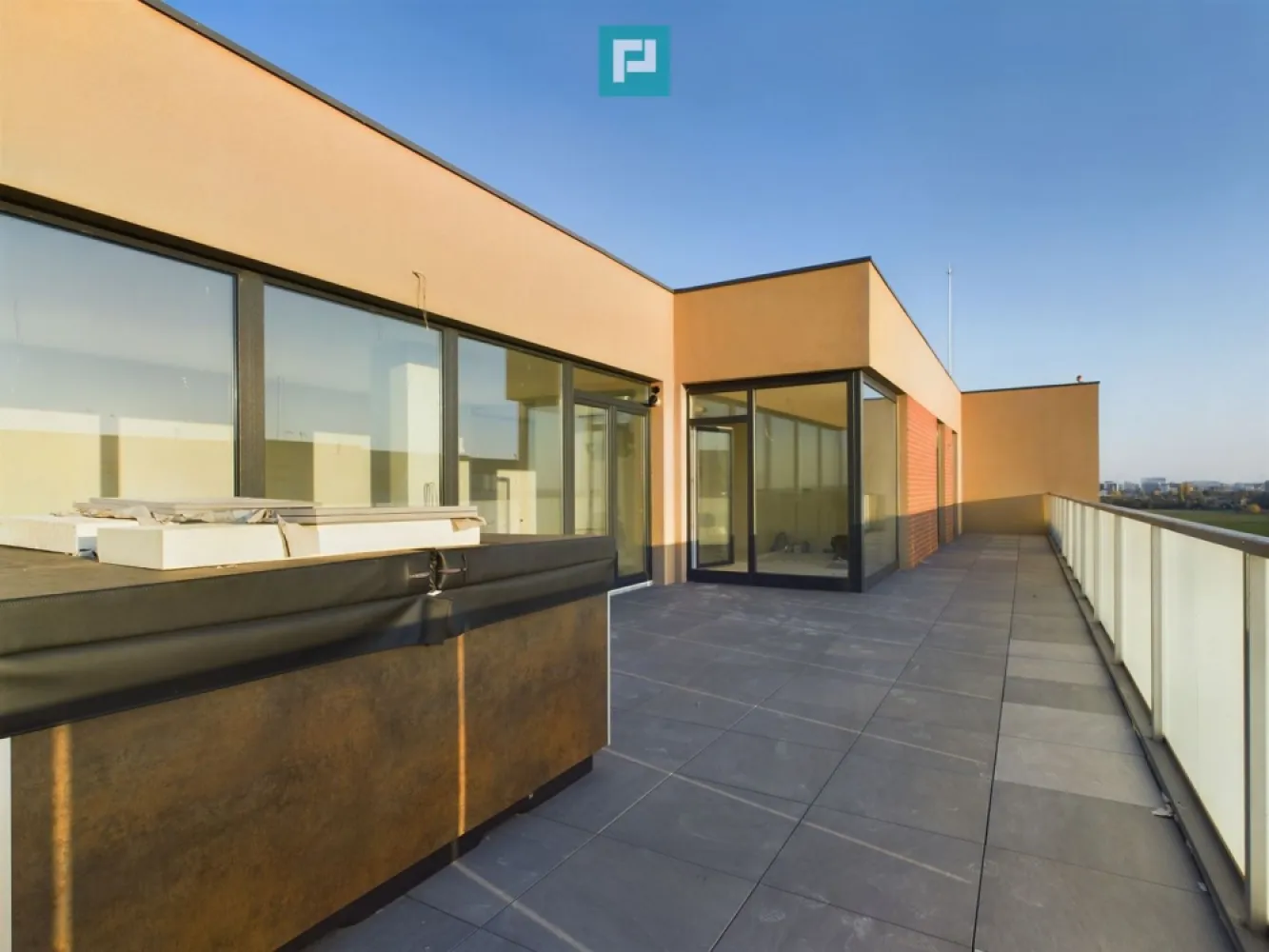 Penthouse 3 camere, terasă 103 mp, Torontalului