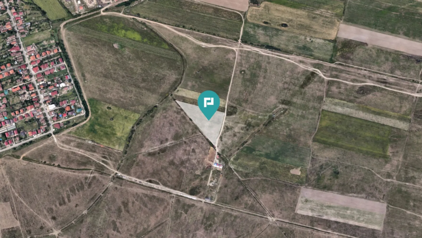 Teren Extravilan – Oportunitate Unică de Investiție! - Acest teren oferă oportunități excelente pentru investitori și dezvoltatori, datorită poziționării strategice și fronturilor generoase. Ideal pentru proiecte rezidențiale, comerciale sau alte investiții.: Suprafață: 4.300 mp Caracteristici: • Formă: Triunghiulară • Fronturi stradale: • 136,38 m • 106,99 m • 80,93 m Preț: 25 €/mp, negociabil Avantaje: • Zonă în continuă dezvoltare • Accesibilitate excelentă din două fronturi stradale • Potențial ridicat de profitabilitate Contact: Pentru detalii suplimentare sau o vizionare, nu ezitați să ne contactați! Daniela Ianc - Consultant Imobiliar PropertyLab Timișoara Telefon: 0722375289 Mail: daniela.ianc@propertylab.ro Cod Proprietate: CP2332413 }}