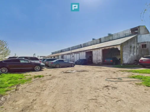 Spațiu industrial, rampă și acces la calea ferată