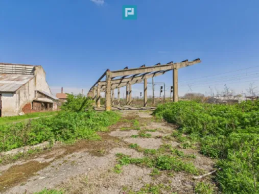 Spațiu industrial, rampă și acces la calea ferată