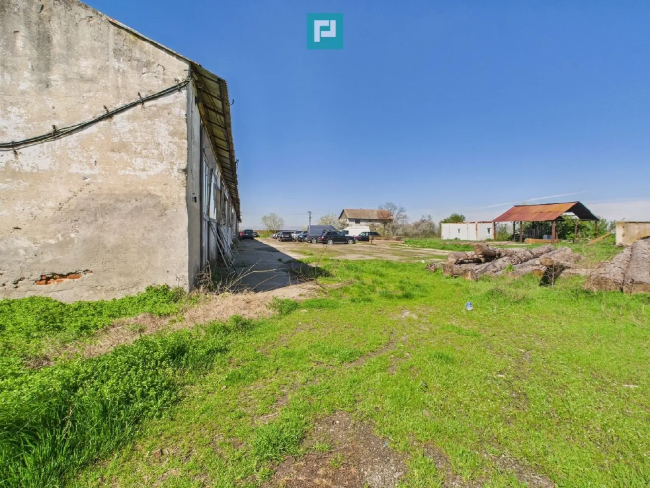 Spațiu industrial, rampă și acces la calea ferată