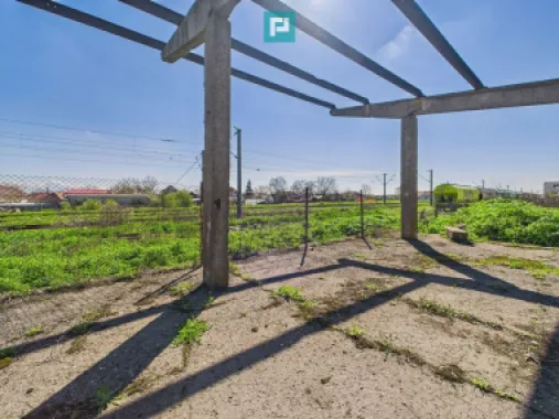 Spațiu industrial, rampă și acces la calea ferată