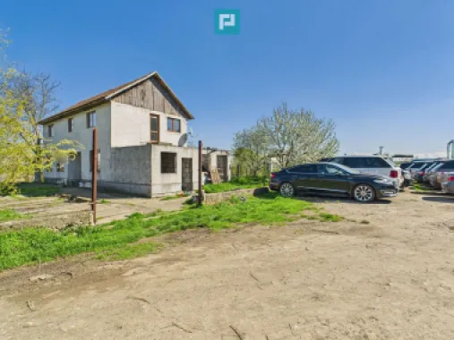 Spațiu industrial, rampă și acces la calea ferată