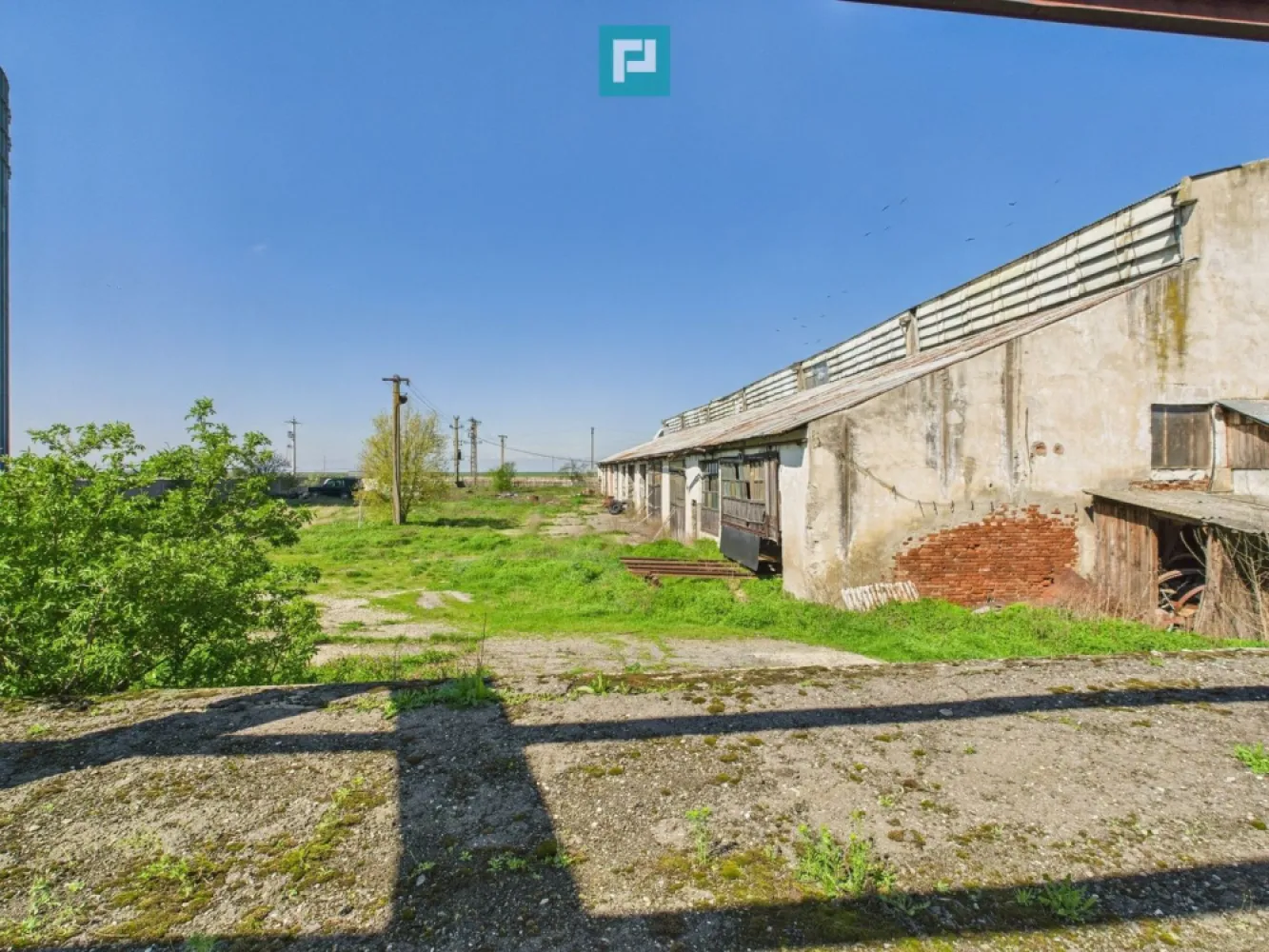 Spațiu industrial, rampă și acces la calea ferată