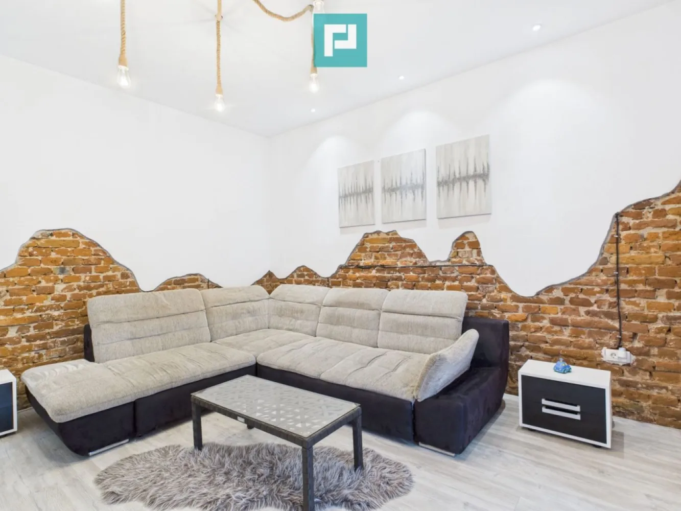 Apartament 3 camere la curte - Odobescu - Casă spațioasă cu acces dublu și potențial de mansardare – Zona Odobescu, Timișoara Property Lab îți propune spre vânzare o proprietate solidă și bine întreținută, situată într-o zonă centrală și căutată a Timișoarei – Odobescu. Construită în 1970, casa este amplasată pe un teren de 195 mp și dispune de 105 mp ( 71 mp utili , 21.4mp, terasă plus 12,6 mp o anexă perfectă pentru depozitare.) Construcție din cărămidă, cu posibilitate de mansardare, izolată exterior și cu instalații electrice și sanitare noi. Compartimentare practică: - Zonă de acces generoasă - Living luminos și primitor - 2 dormitoare spațioase - Bucătărie mare + loc de luat masa - Baie modernă - Spații de depozitare - Acces auto prin poartă electrică Locație excelentă: În proximitate: grădinițe, școli, spitale, market-uri, mijloace de transport, totul la îndemână într-o zonă liniștită și apreciată. Preț avantajos raportat la zonă și potențial! Perfectă pentru locuit sau investiție. Pentru mai multe detalii sau pentru a programa o vizionare, nu ezitați să mă contactați! Dina Driment - consultant imobiliar Property Lab Telefon : 0721869140 e-mail: dina.driment@propertylab.ro CP2332536 }}