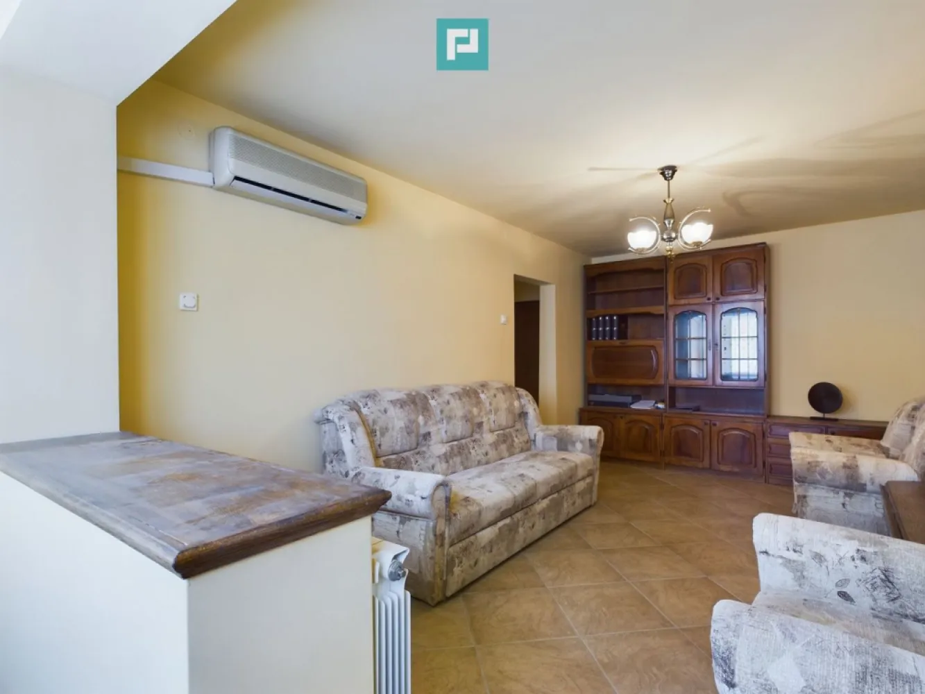 Apartament cu 3 camere, etaj intermediar - Property Lab va propune spre vanzare ,un apartament cu 3 camere, situat intr-una dintre cele mai bune zone din Timișoara . Caracteristici principale: • Suprafață : 71 mp • Etaj intermediar • Sistem de alarmă • Balcon închis ( doua balcoane) • Acces facil la mijloacele de transport în comun (autobuze, tramvaie) • Situat în apropiere de supermarket-uri, magazine, farmacii, piață, școli și grădinițe • Parcurile și spațiile verzi din zonă, oferă facilitați pentru activități sportive și recreative • Posibilități de parcare în zonă • Lumina naturală pătrunde generos în fiecare încăpere. Contactează-mă pentru mai multe detalii și pentru a programa o vizionare ! Dina Driment - consultant imobiliar PropertyLab - 0721869140 e-mail: dina.driment@propertylab.ro CP2332557 }}