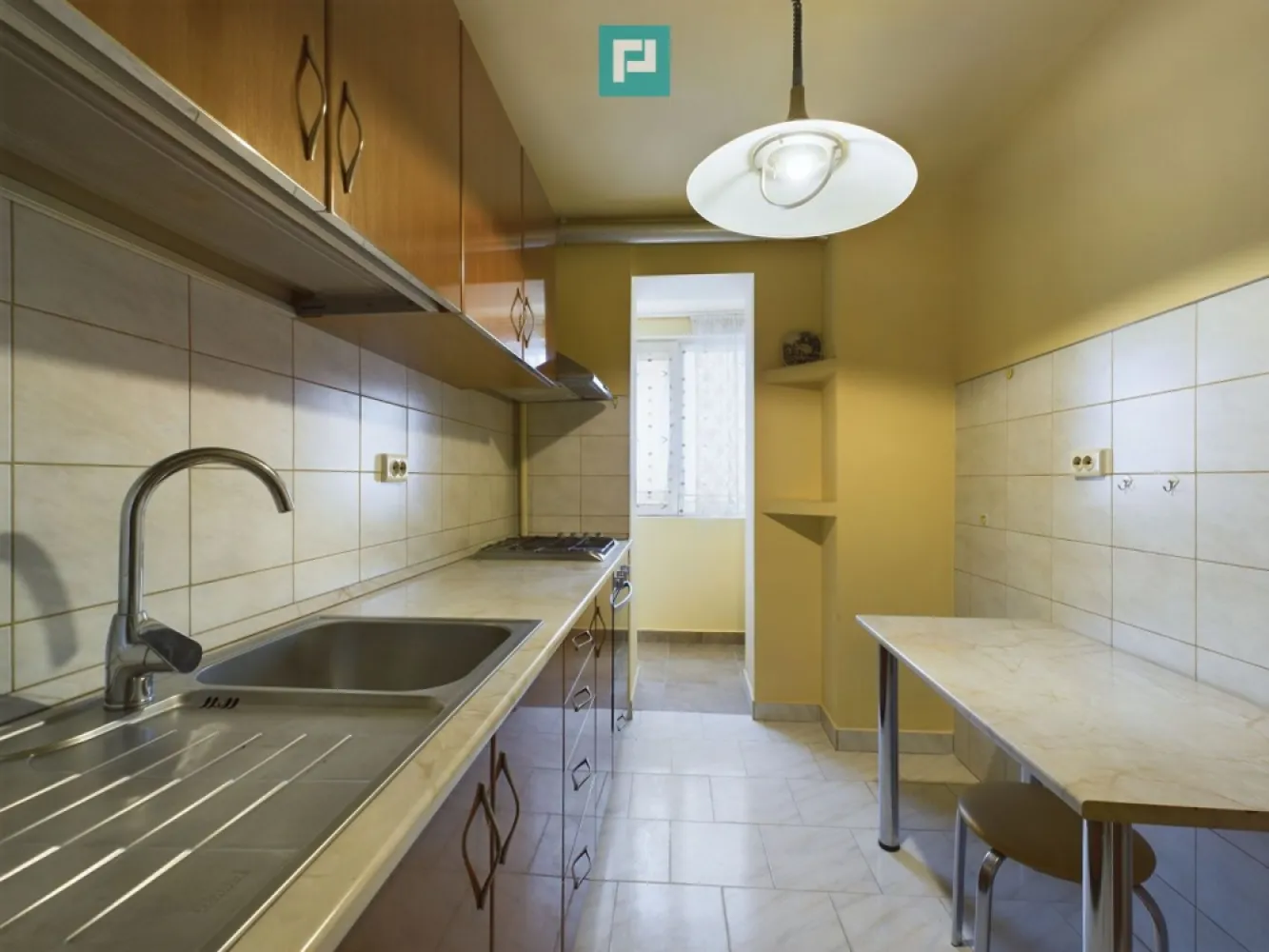 Apartament cu 3 camere, etaj intermediar