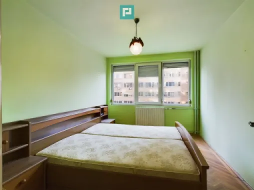 Apartament cu 3 camere, etaj intermediar